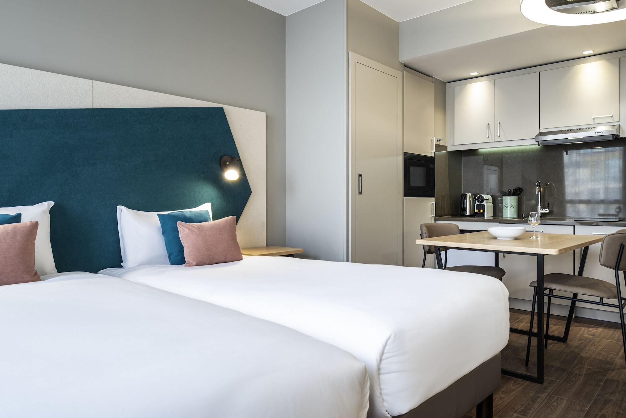 Aparthotel Adagio London Brentford Buitenkant foto