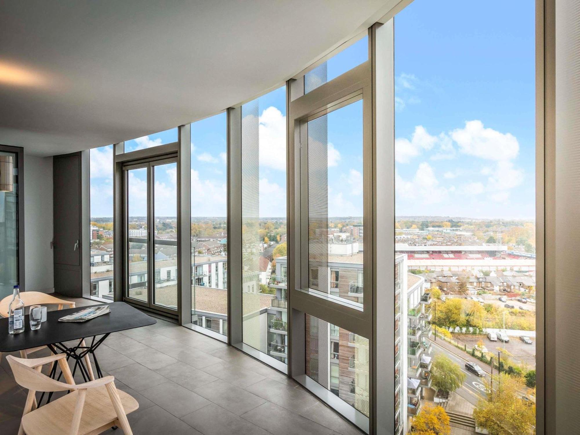 Aparthotel Adagio London Brentford Buitenkant foto