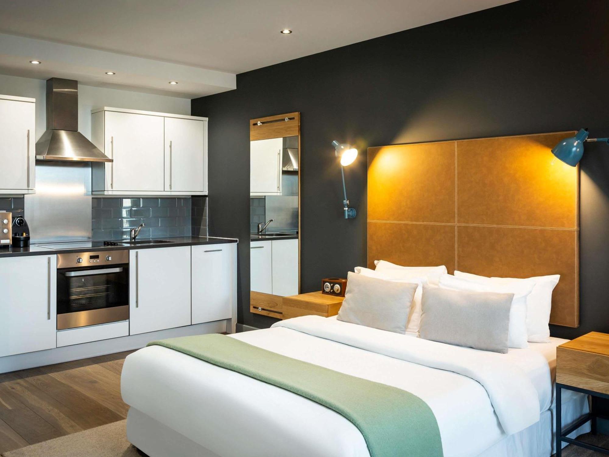 Aparthotel Adagio London Brentford Buitenkant foto