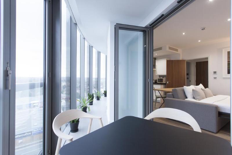 Aparthotel Adagio London Brentford Buitenkant foto