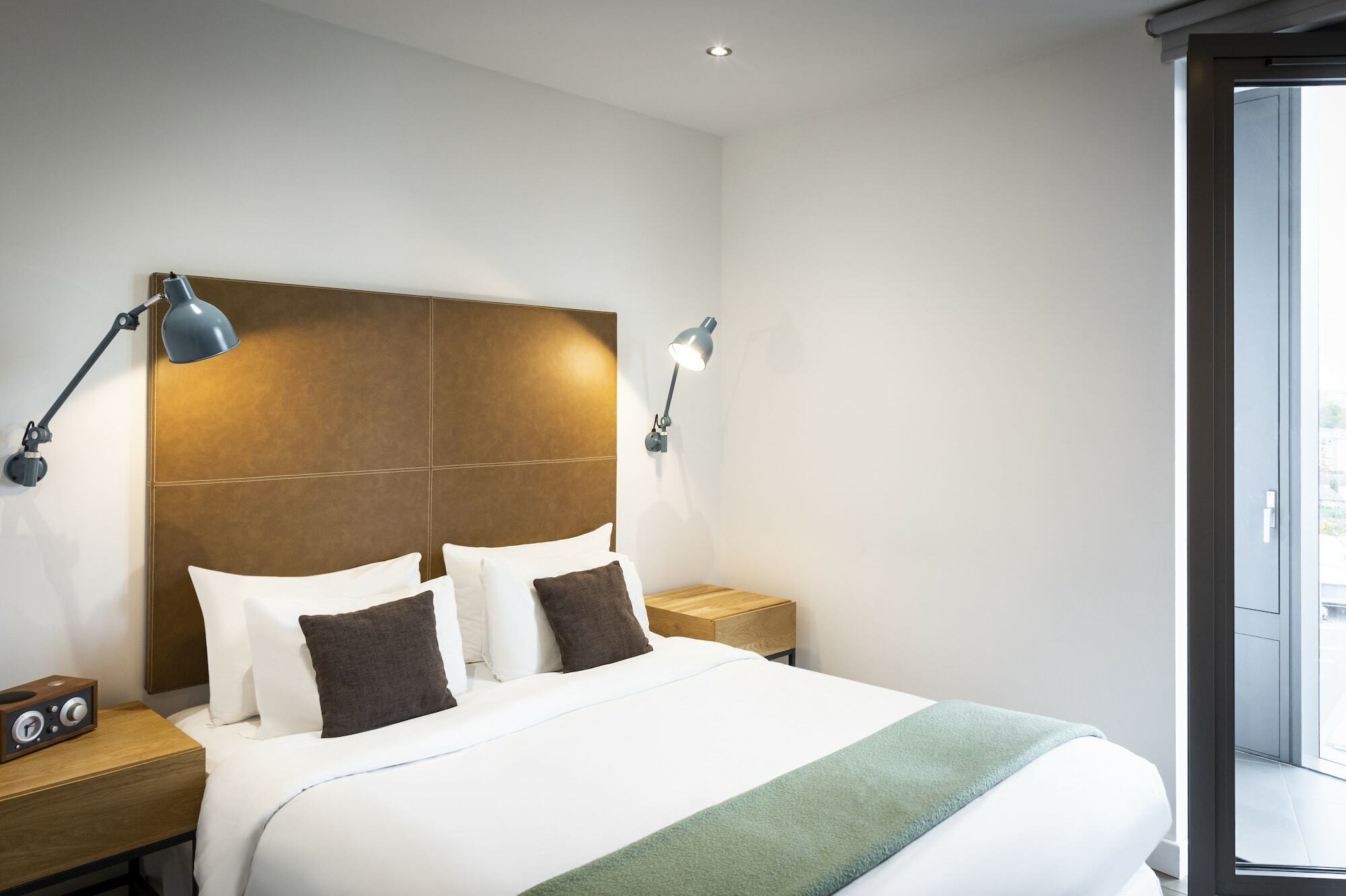 Aparthotel Adagio London Brentford Buitenkant foto