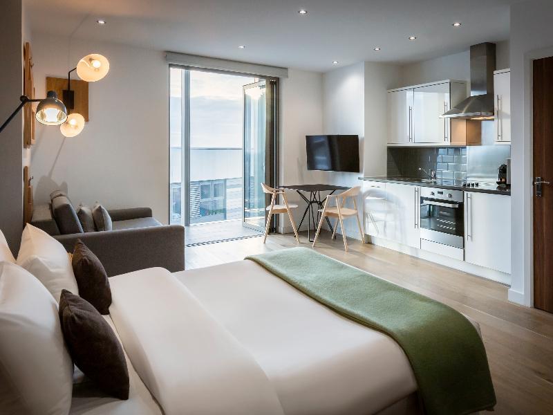 Aparthotel Adagio London Brentford Buitenkant foto